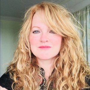 Meet your Posher, Cari